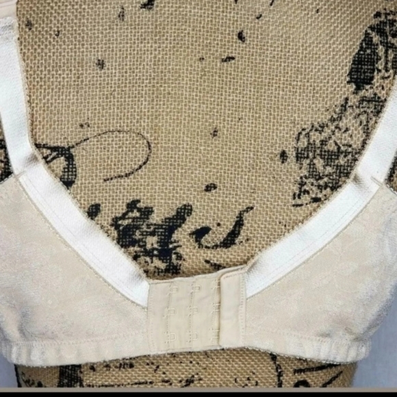 Underscore Wireless Full Coverage Bra 40C‎ - Picture 6 of 10